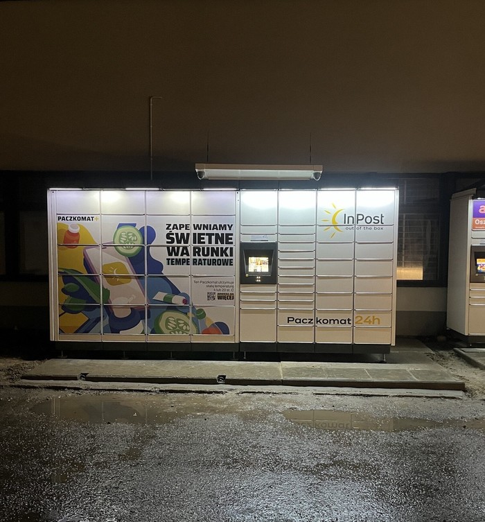 Paczkomat LUB02IM Na bocznej ścianie Maxi Dyskont