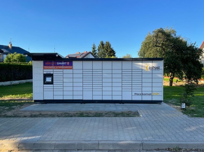 Paczkomat LUB104M Na posesji prywatnej