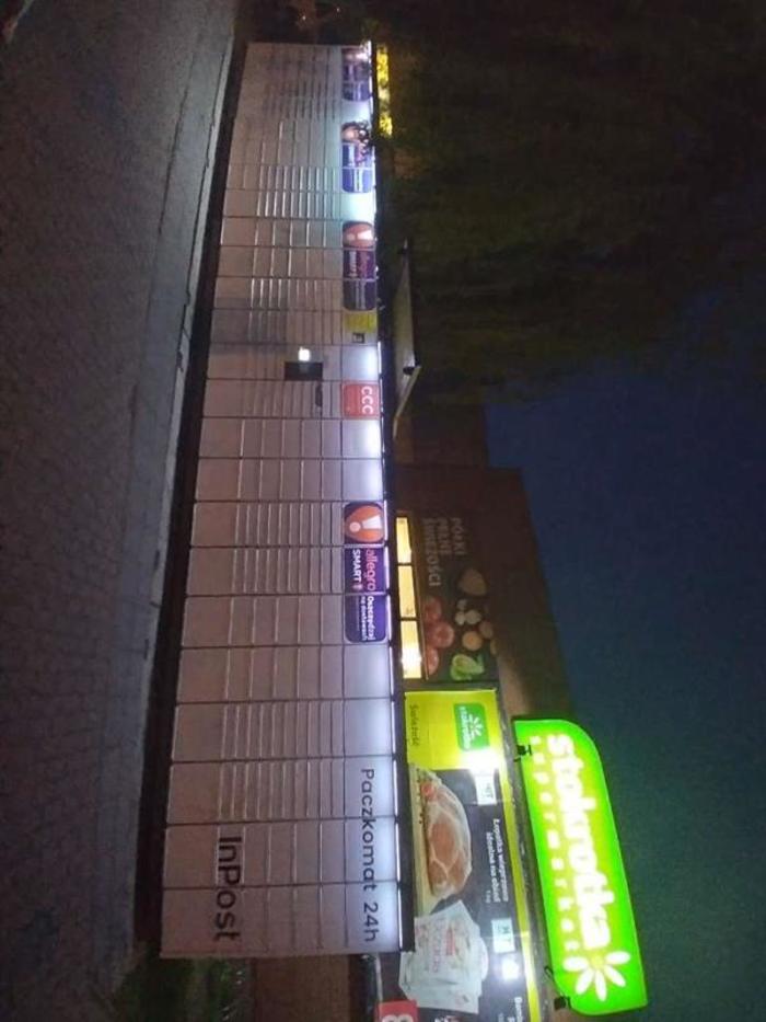 Paczkomat LUB10N Przy markecie Stokrotka