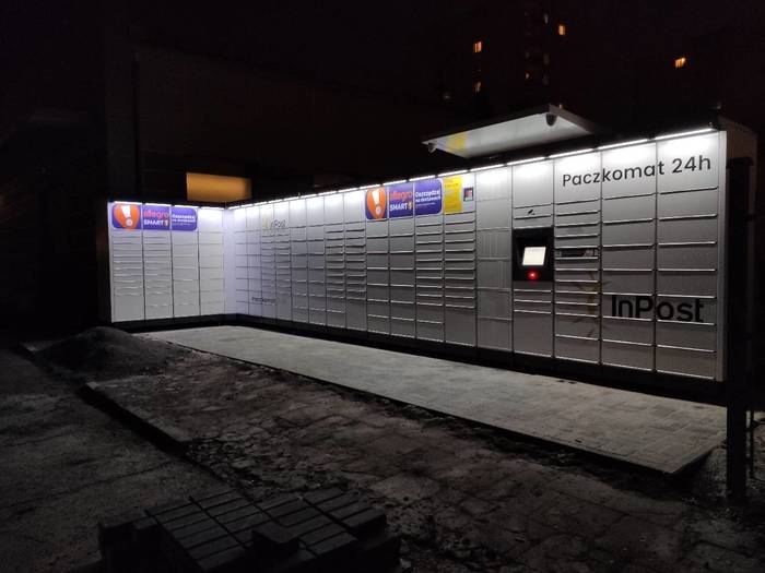 Paczkomat LUB31M Przy budynku usługowym