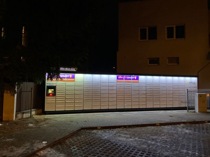 Paczkomat LUB89M Przy budynku ZUBRZYCKI i S-ka
