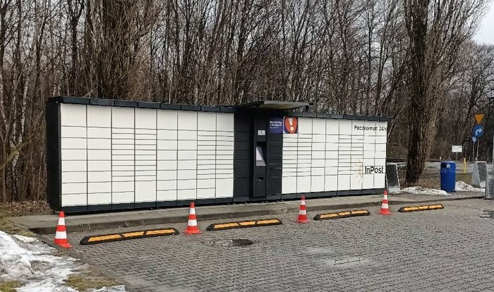 Paczkomat SIS02A Stacja paliw Moya