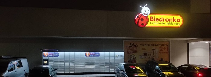 Paczkomat SIS10M Przy sklepie Biedronka