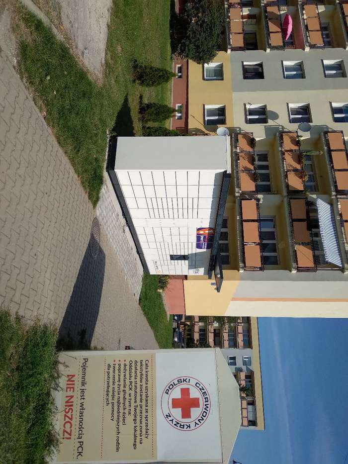 Paczkomat WRK04M Naprzeciwko administracji SM Warka
