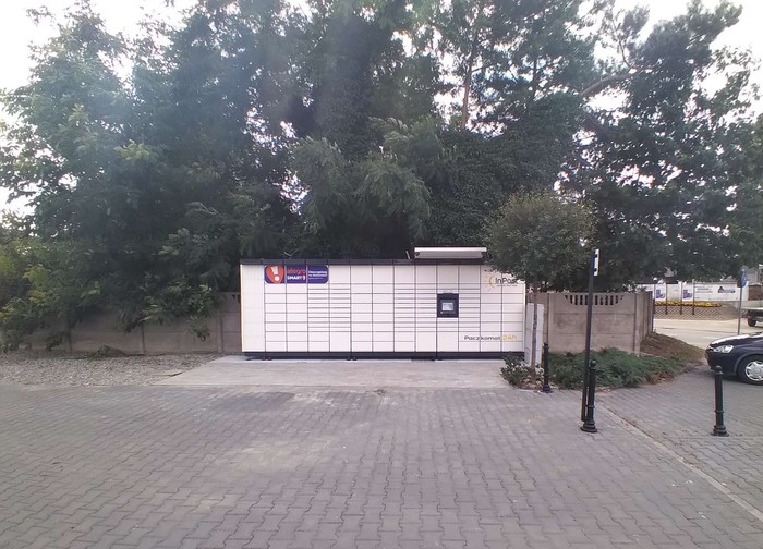 Paczkomat WRK05M Przy kwiaciarni oraz domu pogrzebowym